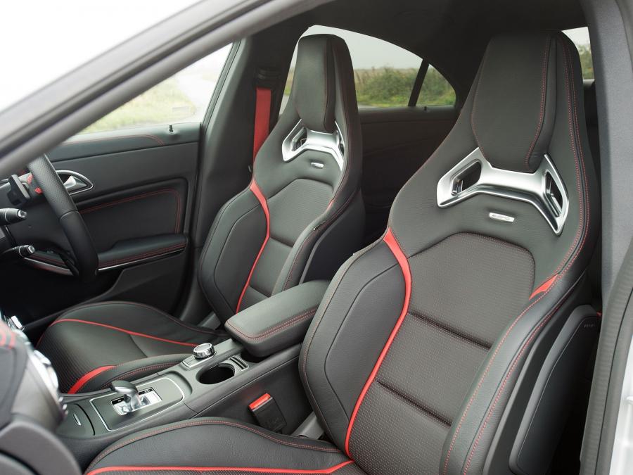  Mercedes-Benz CLA45 AMG 2013 года  (UK) (фото 6 из 30)